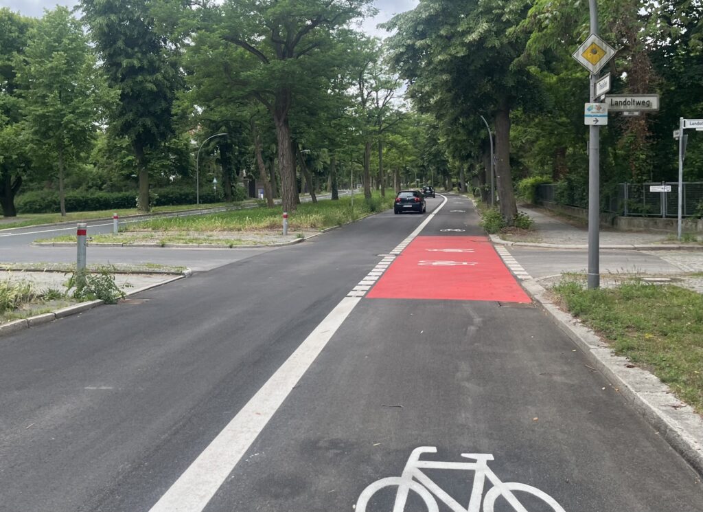 Ein Ausschnitt der Fahrradspur auf dem Tietzenweg. Im Bereich der Kreuzung mit dem Landoltweg ist die Spur rot markiert.
